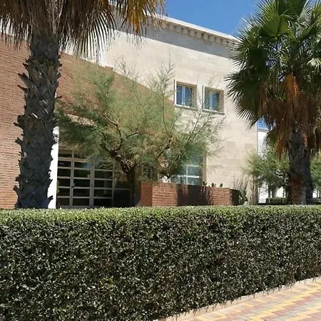 Scoglio Degli Achei מלון טורה סנטה סאבינה